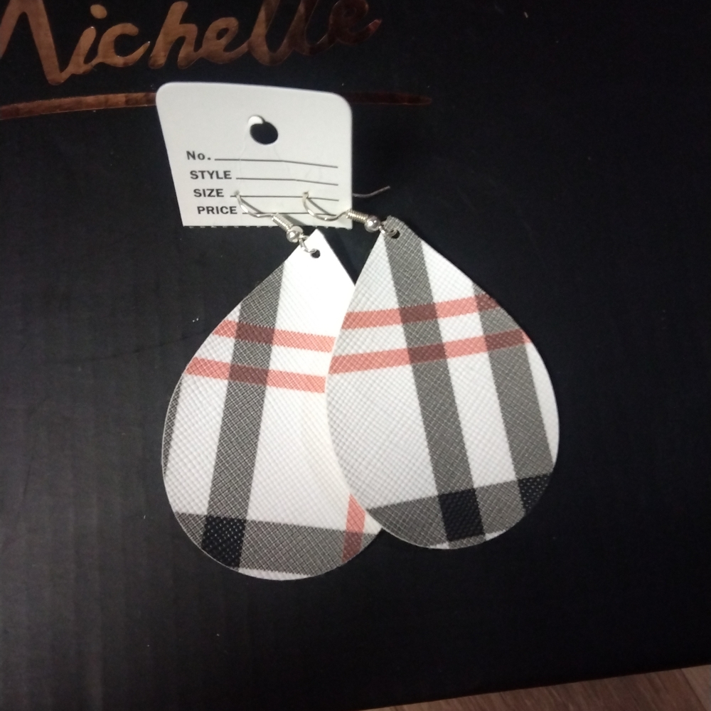 Chic Plaid Teardrop Earrings